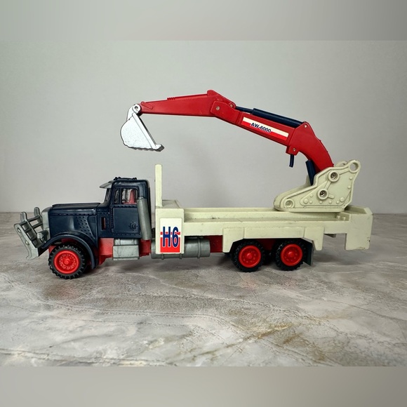 7” New Ray construction excavator truck AW-6000 - Picture 8 of 14